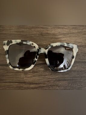 DIFF Eyewear Bella Oversized Square Sunglasses – Cream Tortoise (Cow Print) + Go